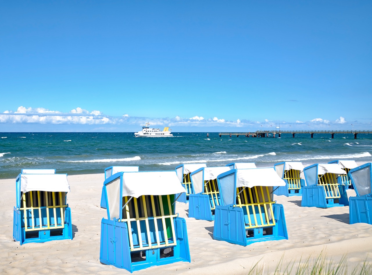 Groß (beach and pier of goehren at baltic sea on ruegen 2026 03 26 00 29 51 utc)