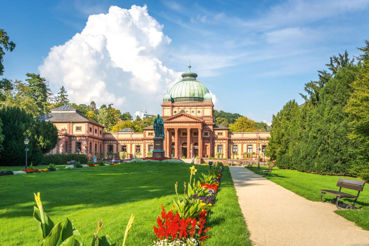 Kaiser Wilhelm Bad im Kurpark von Bad Homburg