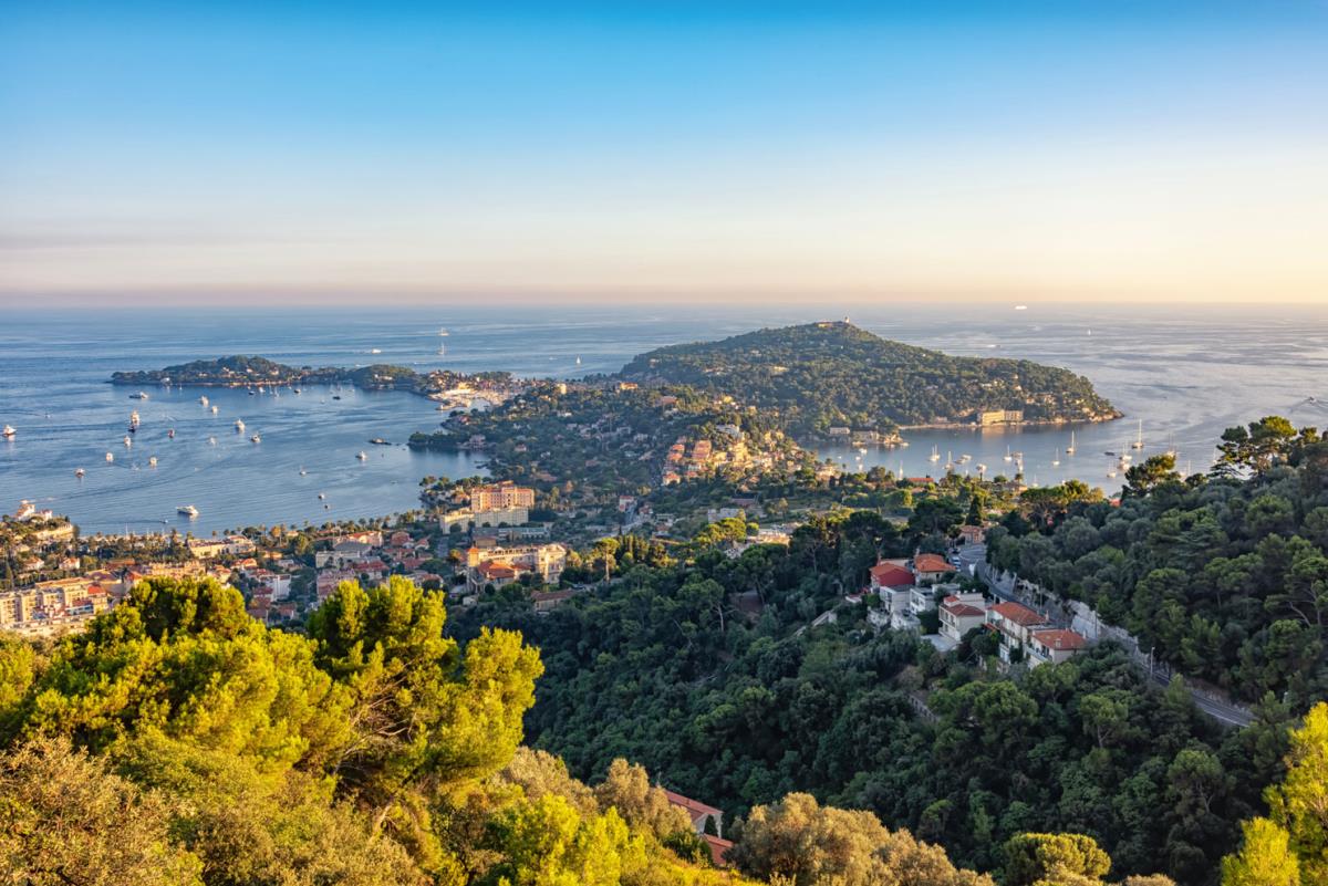 Blick über Saint-Jean-Cap-Ferrat auf die Côte d'Azur